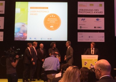 Laser Photonics Awards - Yann receives award