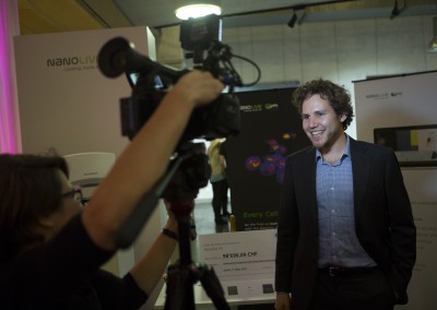 Pionierpreis Yann in front of camera