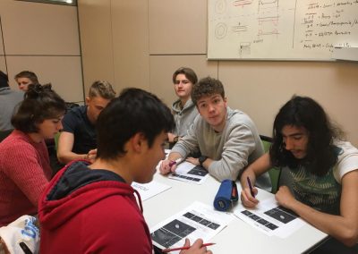 Nanolive live cell imaging microscope: college students working with the 3D Cell Explorer