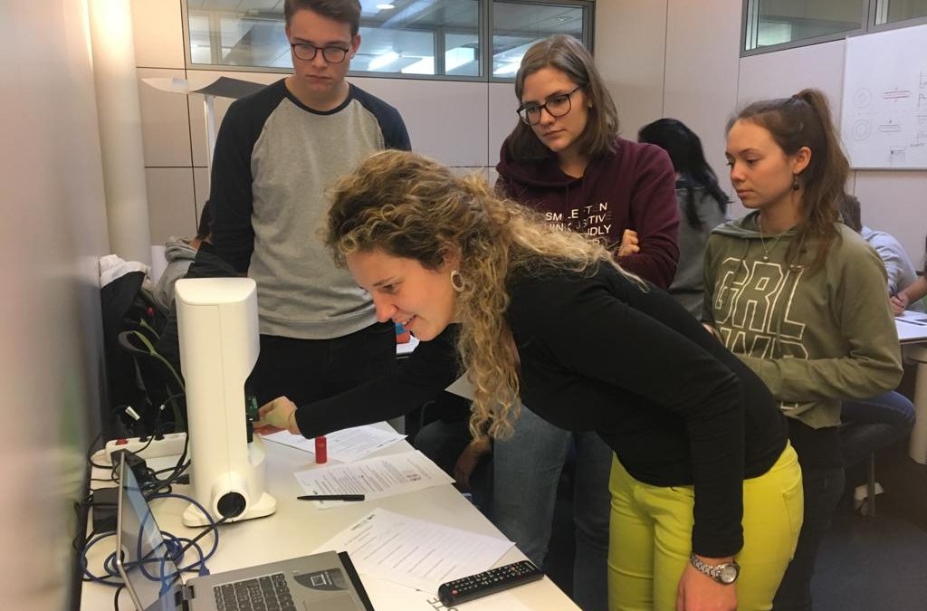 Nanolive for education: students learn about label-free live cell imaging